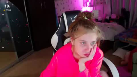 Snapshot of molly_barbie chatting on 25, 7, 2026 Molly Prvt is open online show from 25, 7, 2026