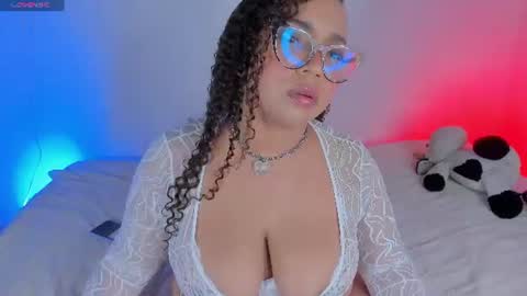 Snapshot of molly_blacke01 chatting on 4, 7, 2026 milee online show from 4, 7, 2026