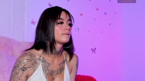 Snapshot of molly_blue01 chatting on 9, 6, 2026 Follow me and rate me online show from 9, 6, 2026