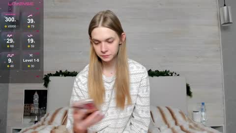 Molly Hunt online show from 6, 1, 2025