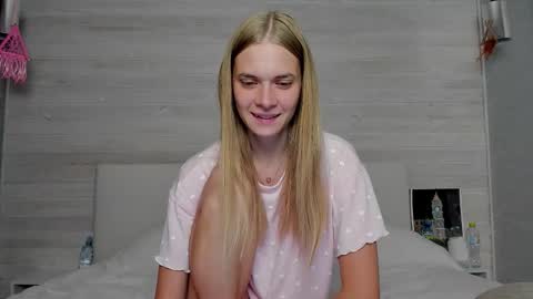 Molly Hunt online show from 22, 9, 2025