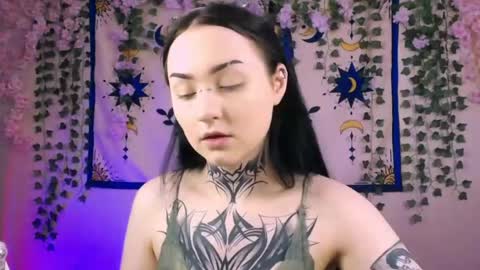 Snapshot of molly_kisss chatting on 6, 5, 2026 molly_kisss online show from 6, 5, 2026