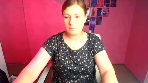 Snapshot of molly_mis chatting on 6, 7, 2026 Molly online show from 6, 7, 2026