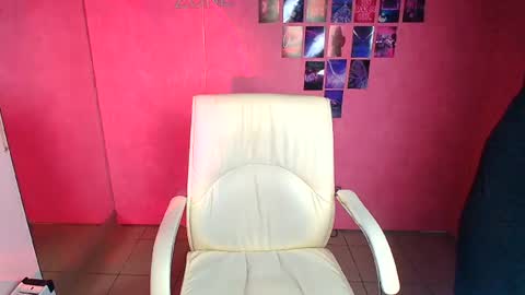 Snapshot of molly_mis chatting on 15, 7, 2026 Molly online show from 15, 7, 2026