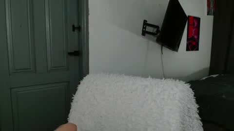 Snapshot of molly_montanaaa chatting on 7, 6, 2026 Lina online show from 7, 6, 2026