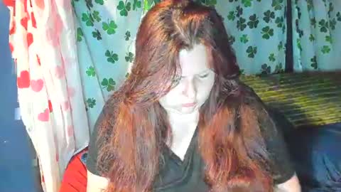 Snapshot of molly_moons chatting on 27, 6, 2026 molly_moons online show from 27, 6, 2026