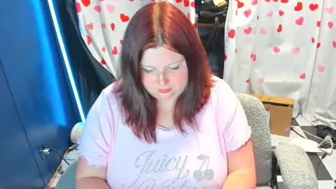 Snapshot of molly_moons chatting on 18, 7, 2026 molly_moons online show from 18, 7, 2026