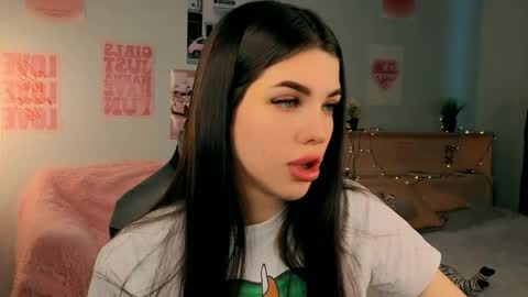 Snapshot of molly_rettyy chatting on 26, 4, 2026 Molly online show from 26, 4, 2026