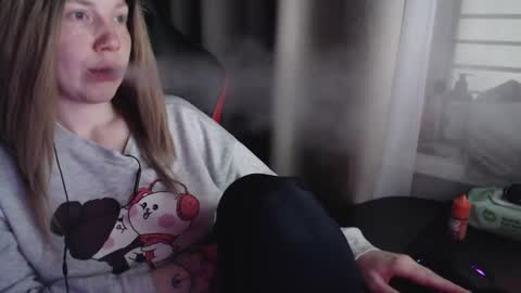 I have new photos come and see with love Molly online show from 25, 10, 2025