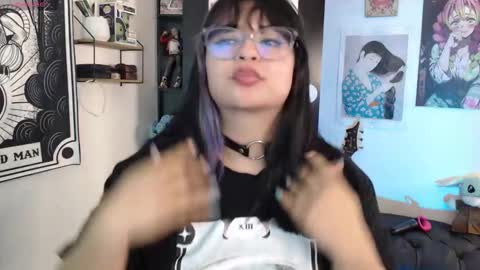 Molly online show from 5, 3, 2025