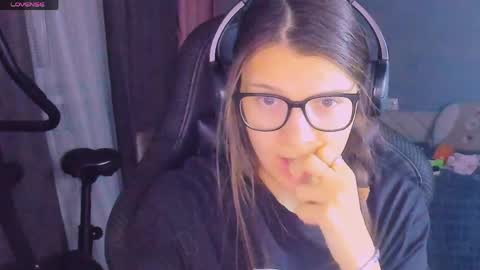  KIRA  online show from 31, 3, 2026