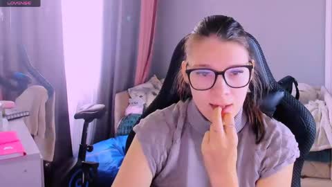  KIRA  online show from 27, 4, 2026