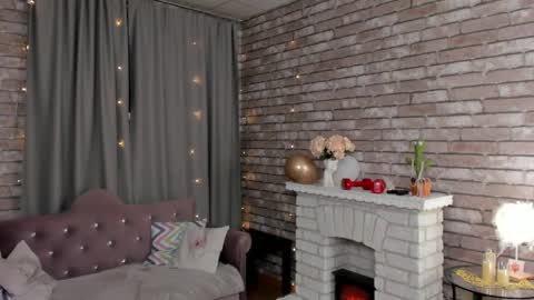 hi im Molly heregreat boobs big heart  warm pussy  online show from 31, 3, 2026