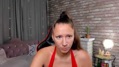 hi im Molly heregreat boobs big heart  warm pussy  online show from 3, 7, 2026