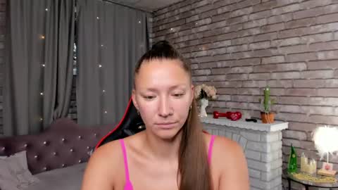 hi im Molly heregreat boobs big heart  warm pussy  online show from 18, 7, 2026