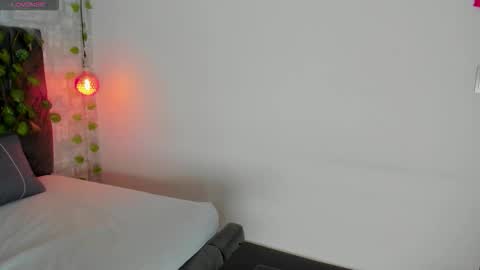 mollyrosse1 online show from 7, 11, 2025