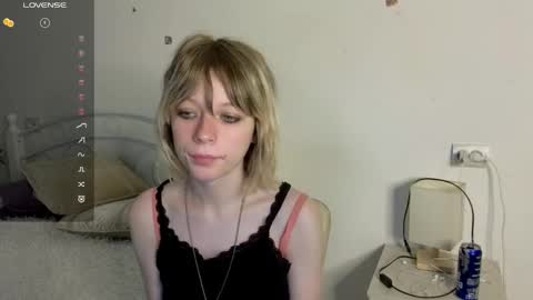 Snapshot of mollysally chatting on 8, 6, 2026 mollysally online show from 8, 6, 2026