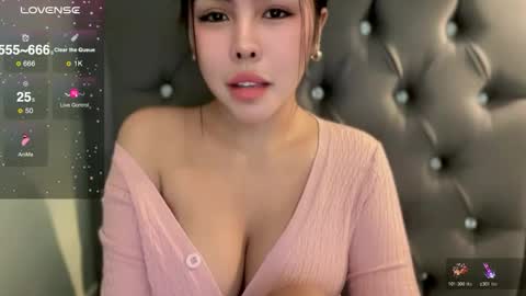 Snapshot of mollysky_smith chatting on 28, 10, 2025 molly online show from 28, 10, 2025