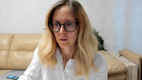 Snapshot of mollystory chatting on 30, 1, 2025 AngelMomm online show from 30, 1, 2025