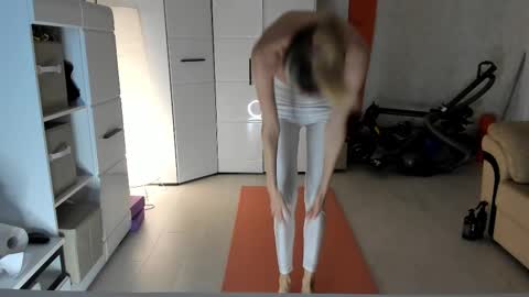 Snapshot of mollystory chatting on 9, 3, 2025 AngelMomm online show from 9, 3, 2025