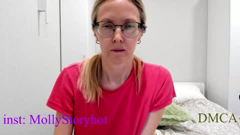 Snapshot of mollystory chatting on 27, 11, 2025 AngelMomm online show from 27, 11, 2025