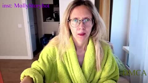 Snapshot of mollystory chatting on 28, 5, 2026 AngelMomm online show from 28, 5, 2026