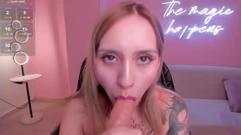 Snapshot of mollysunders_ chatting on 26, 6, 2026 Molly Sunders online show from 26, 6, 2026