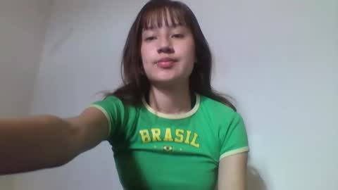 Snapshot of mollywalter chatting on 8, 2, 2025 mollywalter online show from 8, 2, 2025