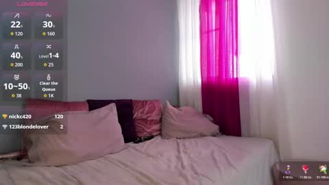 Snapshot of mollyybloom chatting on 9, 2, 2026 Molly online show from 9, 2, 2026