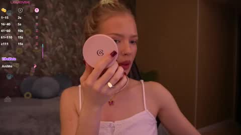 Snapshot of mollyymayy chatting on 21, 5, 2026 mollyymayy online show from 21, 5, 2026