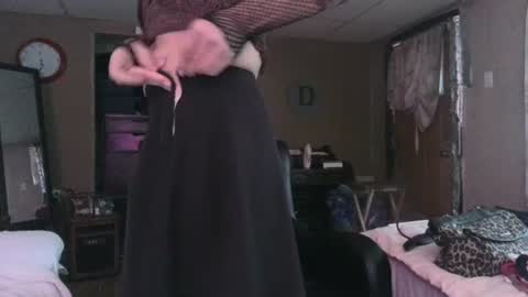 Snapshot of mommamadesissy chatting on 7, 3, 2025 Bink online show from 7, 3, 2025