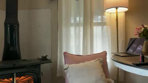 Snapshot of mommamia12 chatting on 29, 11, 2025 Mia online show from 29, 11, 2025