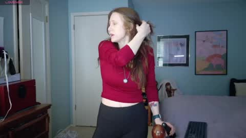 Snapshot of mommygoddessl chatting on 5, 5, 2026 Goddess L online show from 5, 5, 2026
