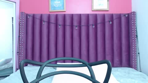 Snapshot of mommyissuess_ chatting on 15, 2, 2025 Daphne online show from 15, 2, 2025