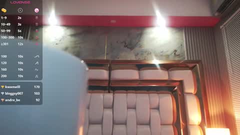 Snapshot of mommyissuess_ chatting on 20, 2, 2025 Daphne online show from 20, 2, 2025