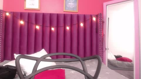 Snapshot of mommyissuess_ chatting on 26, 2, 2025 Daphne online show from 26, 2, 2025