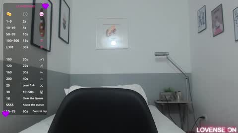 Snapshot of mommyissuess_ chatting on 9, 3, 2025 Daphne online show from 9, 3, 2025