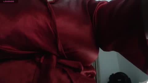 Snapshot of mommyissuess_ chatting on 29, 10, 2025 Daphne online show from 29, 10, 2025