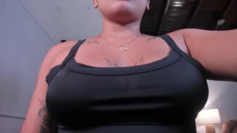 Momo  online show from 18, 11, 2025