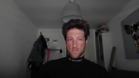 Snapshot of moms_little_monster chatting on 6, 2, 2025 moms_little_monster online show from 6, 2, 2025