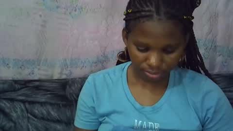 Snapshot of momsdoll chatting on 18, 4, 2026 momsdoll online show from 18, 4, 2026