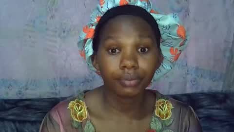 Snapshot of momsdoll chatting on 27, 4, 2026 momsdoll online show from 27, 4, 2026