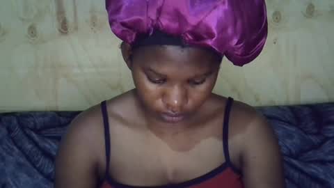 Snapshot of momsdoll chatting on 20, 7, 2026 momsdoll online show from 20, 7, 2026