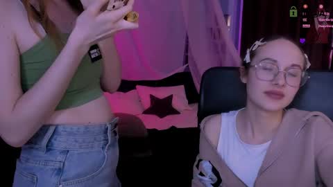 Mona  online show from 21, 4, 2026