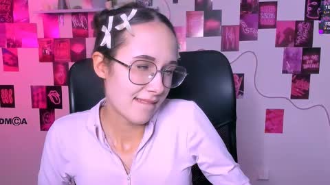 Snapshot of mona_cloud chatting on 2, 5, 2026 Mona online show from 2, 5, 2026