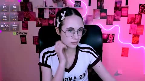 Snapshot of mona_cloud chatting on 9, 5, 2026 Mona online show from 9, 5, 2026