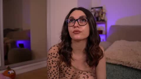 Mona Lisss online show from 16, 11, 2025