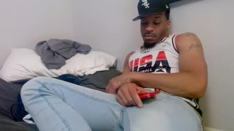 Snapshot of moneymanboy chatting on 28, 9, 2025 11nchmonster online show from 28, 9, 2025