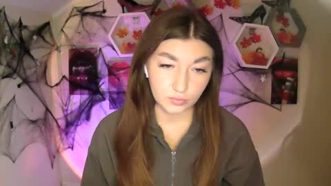 Snapshot of monica_sweets chatting on 6, 10, 2025 sweet girl and shine body online show from 6, 10, 2025