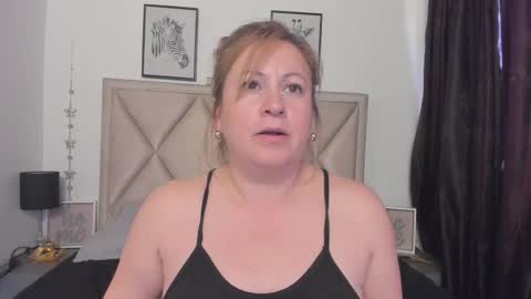 Snapshot of monicapink_ chatting on 31, 1, 2026 Mony online show from 31, 1, 2026